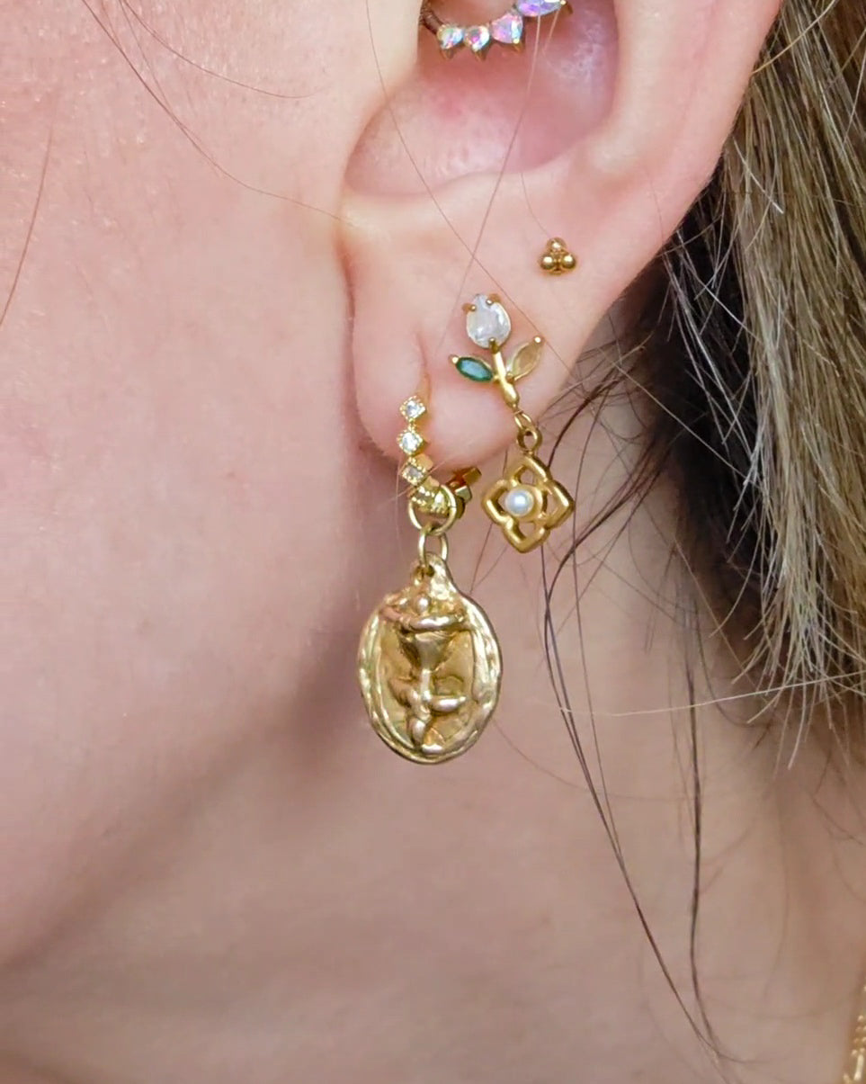 Oval floral pendants